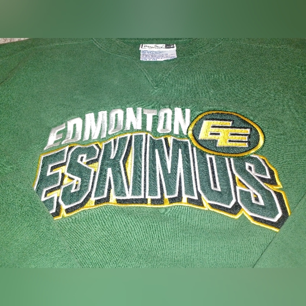 Vintage 2000s Edmonton Eskimos x Puma Heavy Embroided Crewneck Sweater 》Size: S